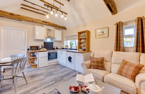 Sudbury House | Ardley Cottages - Four Bedroom House, Sleeps 8