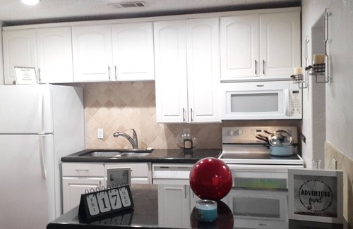 Northeast Dallas Condo | Are you All about Location & Luxury?!?!