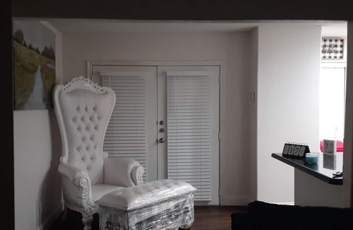 Northeast Dallas Condo | Are you All about Location & Luxury?!?!