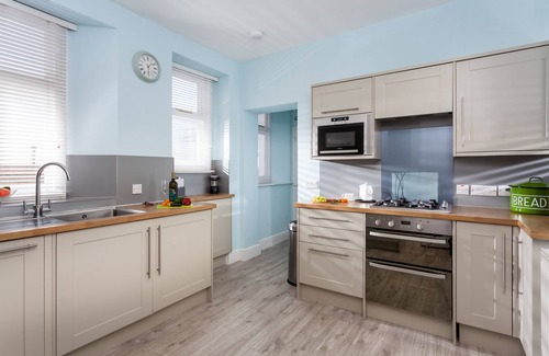Penzance Cottage | Argus Cottage situated on the Pendeen Lighthouse site, on a majestic granite headland for 3 guests.