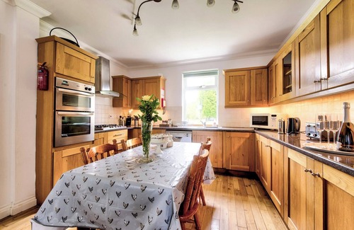 Dunoon Cottage | Argyll Farmhouse-Idyllic Setting-Sleeps10