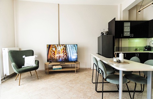 Alexandroupoli Apartment | Ariadni’s cosy apartment