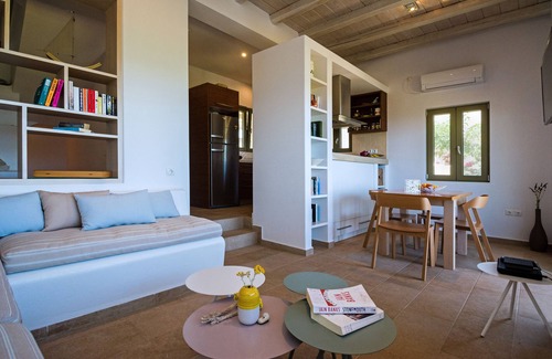 Kithira Villa | Arianne Estate: 200m from the beach