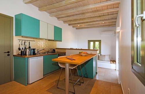 Kithira Villa | Arianne Estate: 200m from the beach