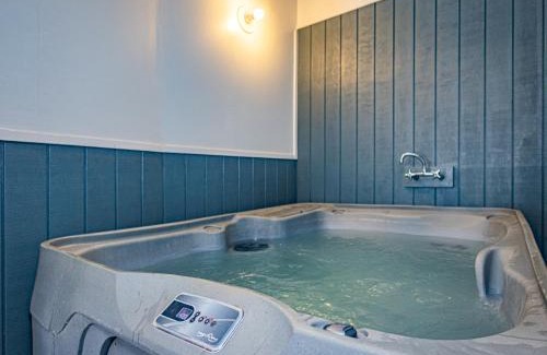 National Park Village House | Ariki - National Park Holiday Home