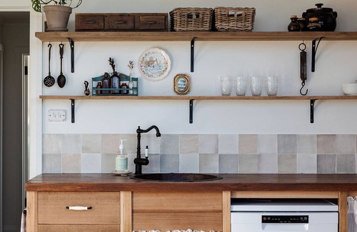 Yolla Apartment | Arion Park Clydesdale Farmstay in Yolla
