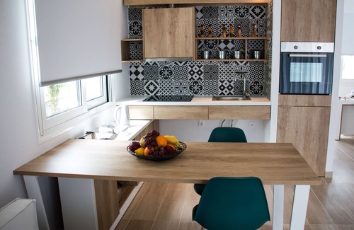 Olympiada Apartment | Aristotelia Gi Ikies - Cozy Poolside Suite