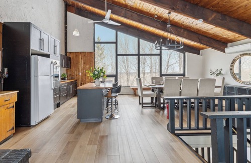 The Blue Mountains Ski Chalet | Arlberg Chalets
