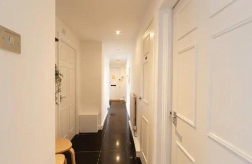 Finsbury Apartment | Arlington House Gem Near Angel and Kings Cross