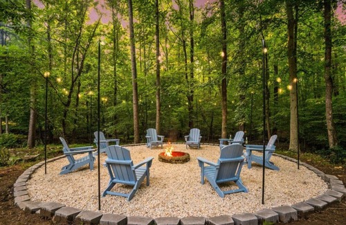 Jamestown House | Arlington Oasis | Sport Court, HotTub, Golf, Games