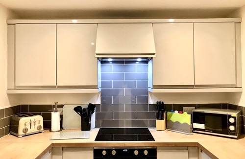 New Forest District House | Arniss New Forest - Eight Bedroom House, Sleeps 20