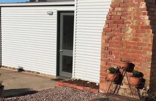 Noorat Cottage | Arnolds of Noorat (Self contained cottage)