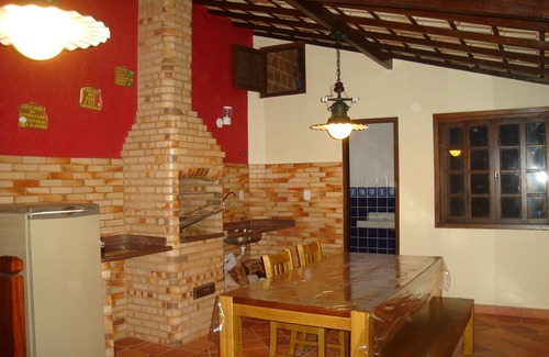 Centro House | Arraial cozy house, in a paradise 3 minutes from the beach, with TV 60 ', SKY