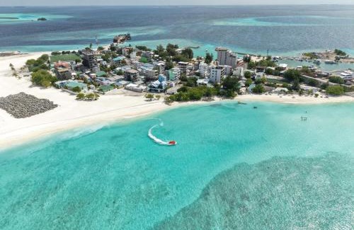 Gulhi Hotel | Arrival Beach and Spa