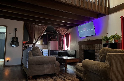 San Bernardino Cabin | ArrowBear Small Cozy Cabin with Autel Home Level 2 EV Charger.