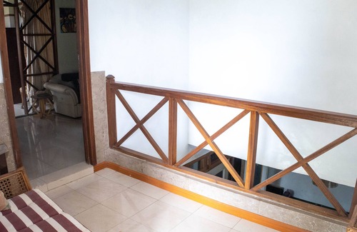 Akyinim House | Art and Leisure-EB Hotel