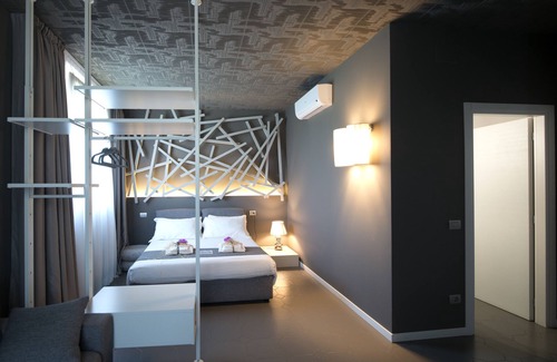 Costa Volpino Bed & Breakfast | Art B&B Design