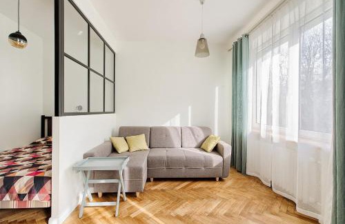 Liberty Avenue Apartment | Art & Comfort Home