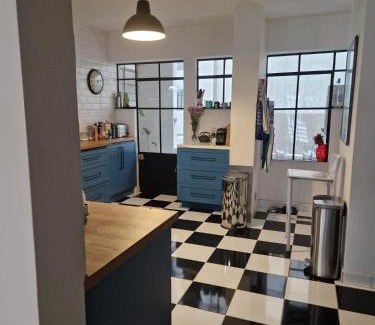 Hipodromo House | Art Deco Room Condesa Shared Apartment
