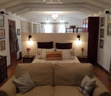 Haenertsburg House | Art Gallery Guest House