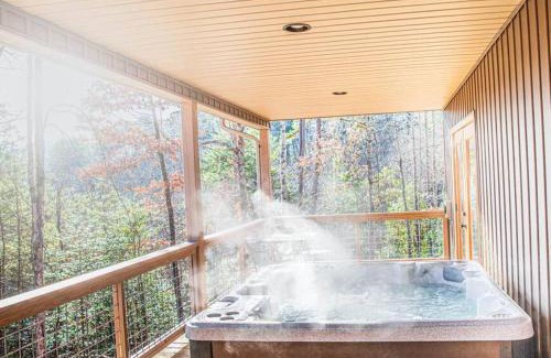 Bryson City House | Art's Bungalow-wooded seclusion 1 mi to Deep Creek and Bryson City