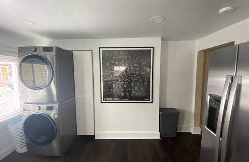 Windsor Park House | Art | Stainless | Hardwood | Granite | Walkable
