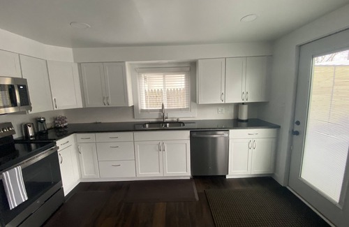 Windsor Park House | Art | Stainless | Hardwood | Granite | Walkable