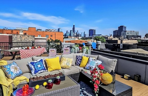 West Town Apartment | Art Villa