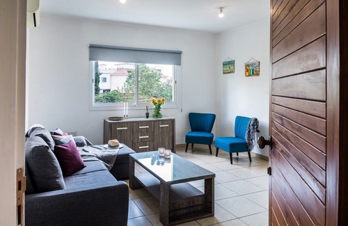 Universal Apartment | Artemis Cynthia One bedroom apartment