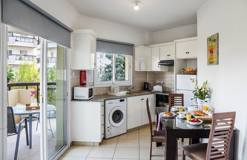 Universal Apartment | Artemis Cynthia One bedroom apartment