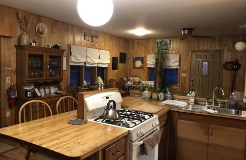 Amherst House | Artha Bed and Breakfast