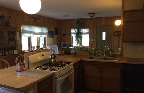Amherst House | Artha Bed and Breakfast