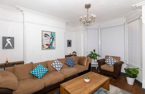 Sneinton House | Arthouse Lovely Spacious 5 bed house
