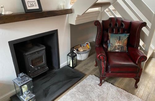 Hillsborough House | Arthur Street Guest Cottage (Sister cottage number 3)