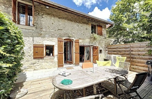 Saint-Paul House | Artist'au Chat" family gîte with sauna