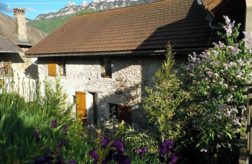 Saint-Paul House | Artist'au Chat" family gîte with sauna