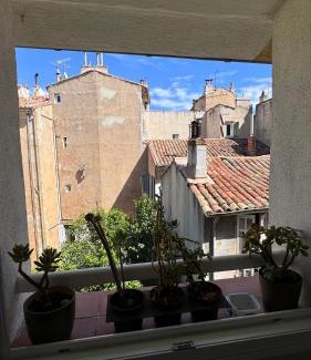 Aix-en-Provence Historic Centre Apartment | artist plein centre ville historique