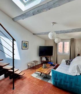 Aix-en-Provence Historic Centre Apartment | artist plein centre ville historique