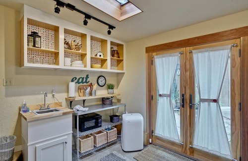 Monte Sereno Apartment | Artist Quarters in Los Gatos