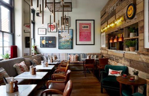 Warwick Hotel | Artist Residence London