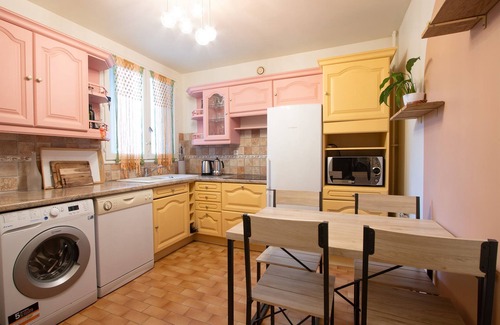 Bois-Colombes Apartment | Artist's Owned Appartement With Garden and Solar Room Near Paris