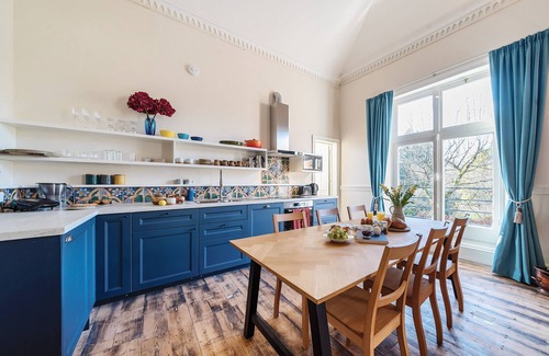 Piddlehinton House | Artist's Studio - sleeps 6 guests in 3 bedrooms