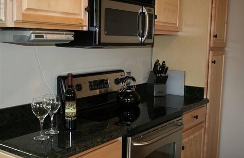 Templeton Cottage | Artist Vineyard Cottage - coastal influence in the heart of Wine Country!