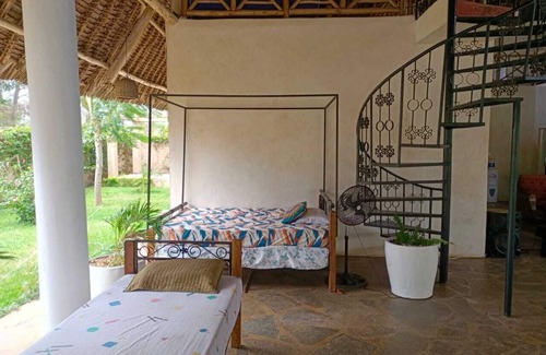 Galu Villa | Artistic 4bedroom villa with pool