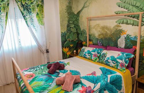 En Corts Apartment | Artistic flat next to Ruzafa Welcome to the Jungle