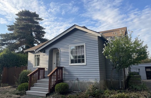 West Eugene House | Artistically Designed Home near Fairgrounds and U of O
