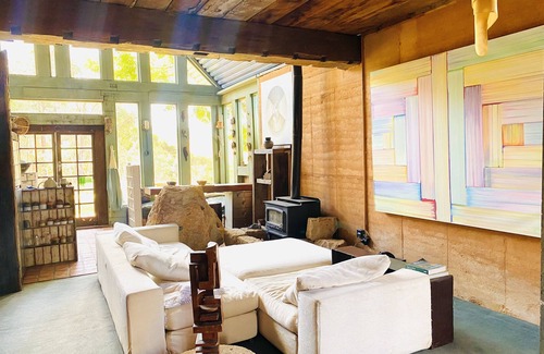 Lake Bathurst House | Artist’s country house on 40 acres