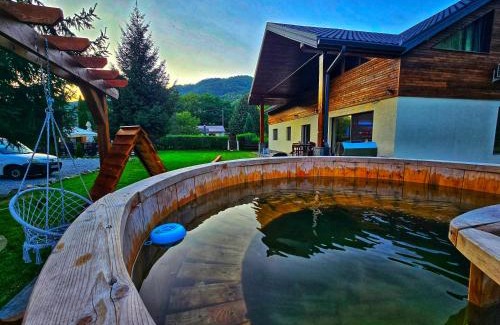 Toplita House | Artizan Chalet