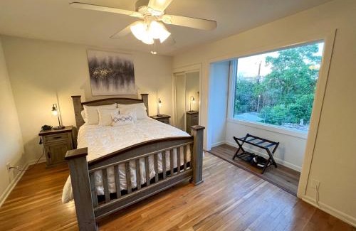 Crownhill Park House | Artsy Bohemian - 2 Min to Airport -TheGoodPlace#2