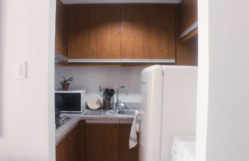 Lahug Condo | Artsy modern well appointed 1BR/1BA